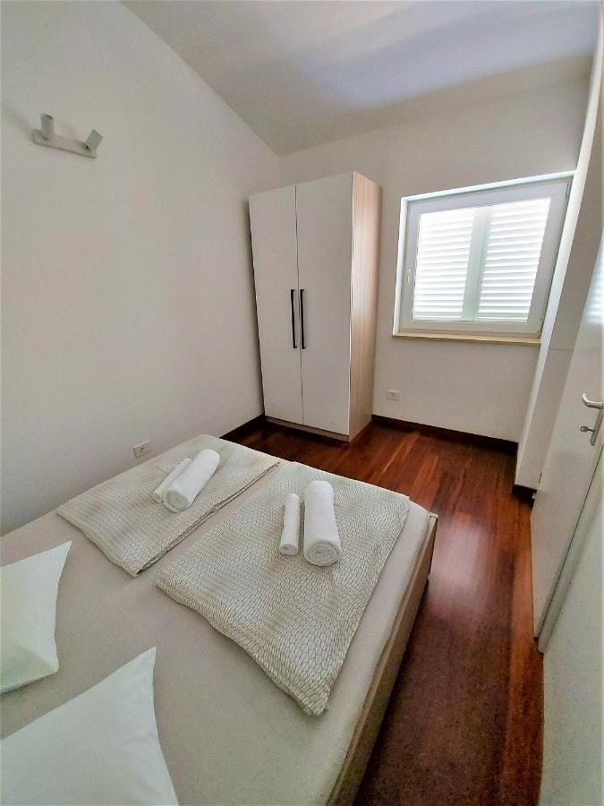 Apartments Aurora Near Beach Медулин Экстерьер фото