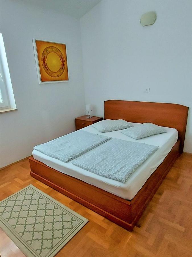 Apartments Aurora Near Beach Медулин Экстерьер фото