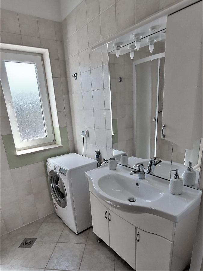 Apartments Aurora Near Beach Медулин Экстерьер фото