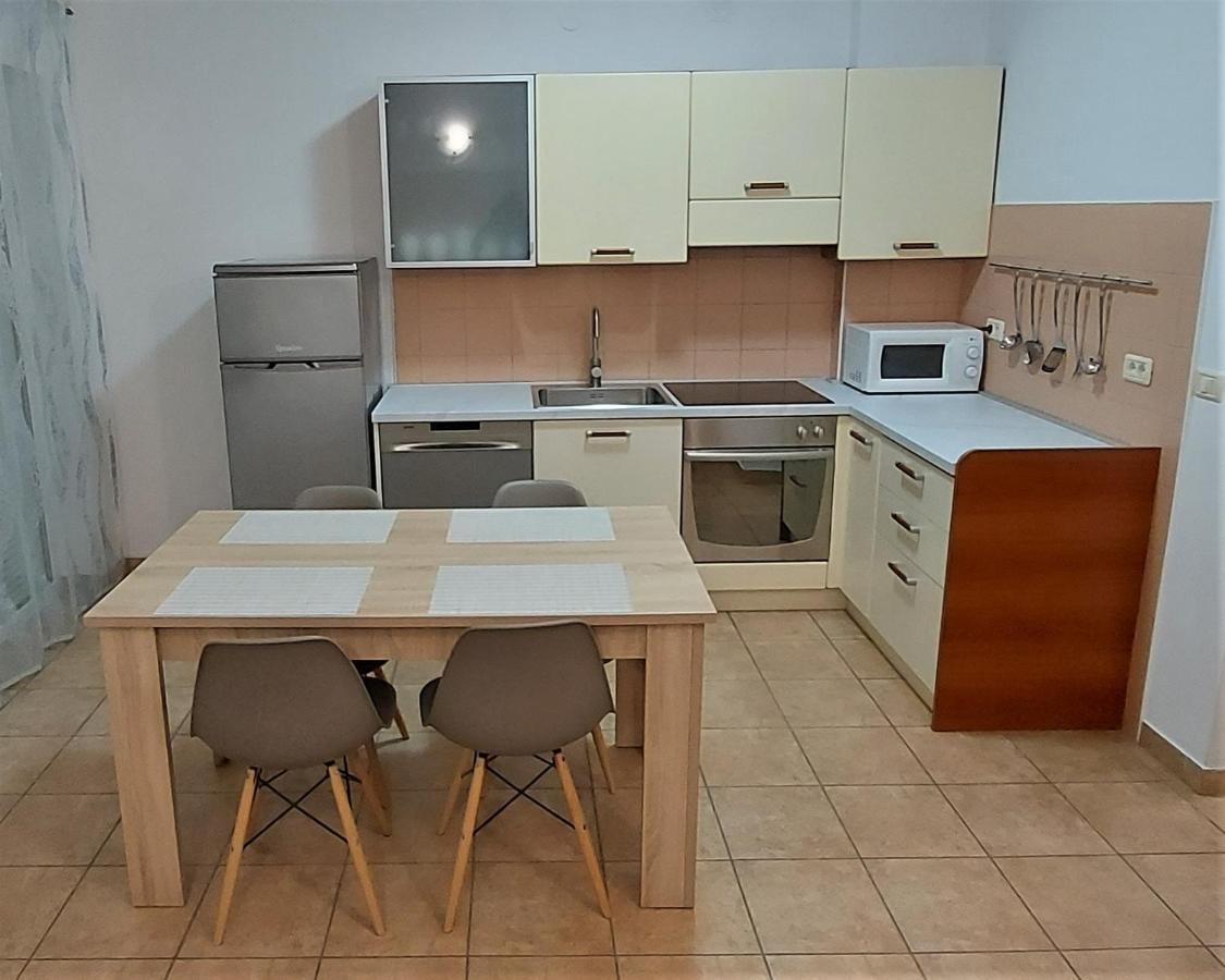 Apartments Aurora Near Beach Медулин Экстерьер фото