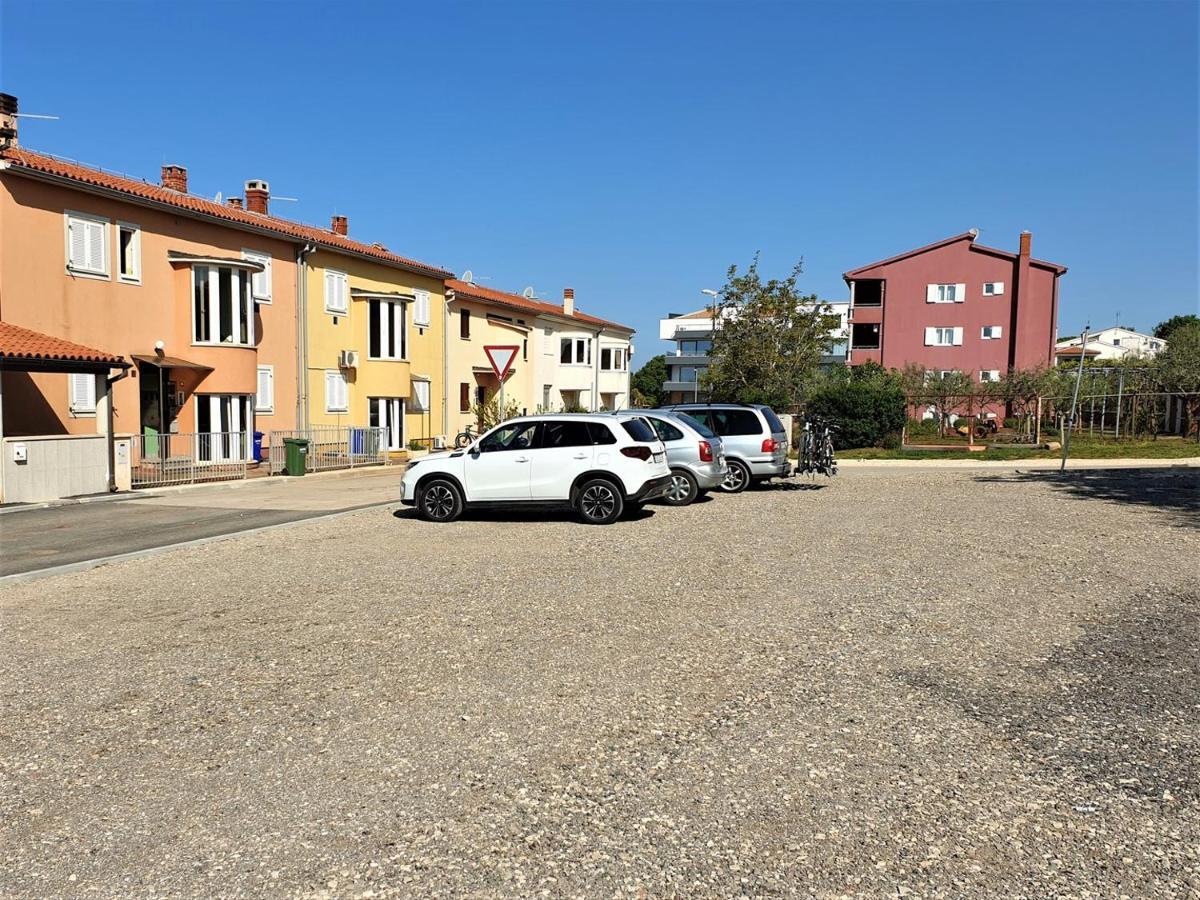 Apartments Aurora Near Beach Медулин Экстерьер фото